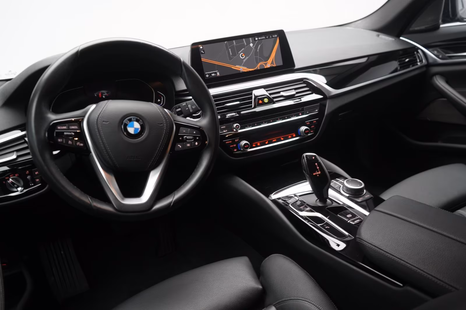(B-185) BMW 530 d Touring Leder/Temp/Kamera/H&K/Carplay - Image 7