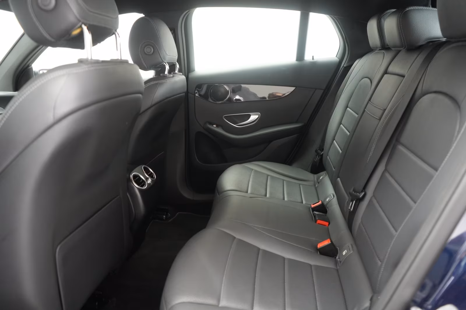 (B-713) Mercedes-Benz(Hybrid) GLC 300 de 4Matic Leder/Temp/Kamera/AHK - Image 11
