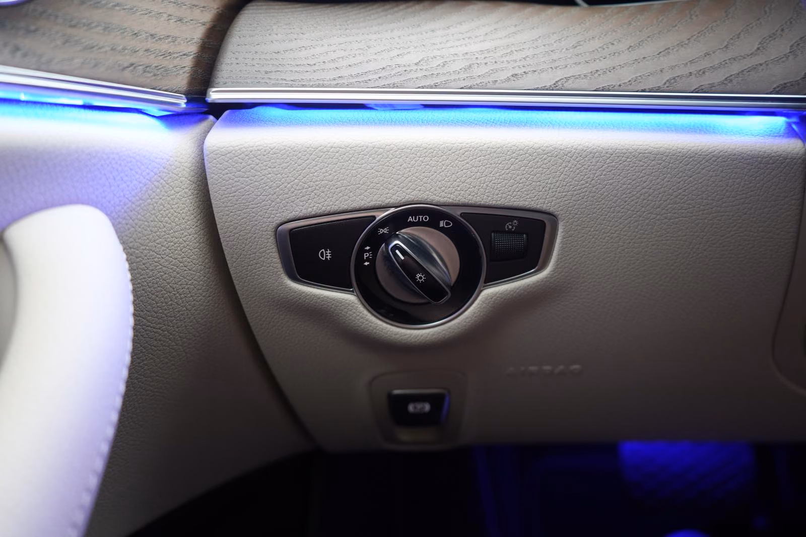 (B-724) Mercedes-Benz(Hybrid) E 300 de T 9G-Tronic AMG CarPlay/Temp/Kamera - Image 20
