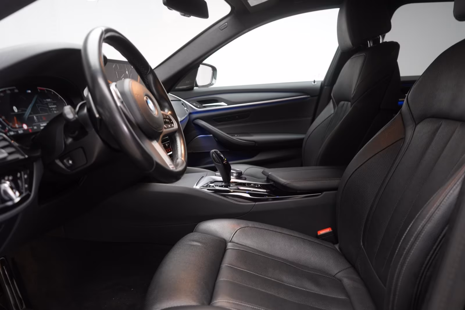 (B-450) BMW 530 d Touring M Sport Leder/Temp/Kamera/H&K/Virt - Image 6