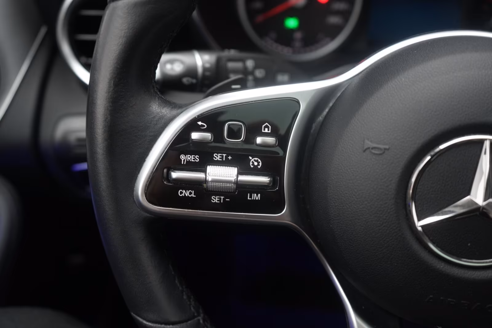 (B-482) Mercedes-Benz(Hybrid) GLC 300 de 4Matic 9G-Tronic Temp/Kamera/HUD - Image 14