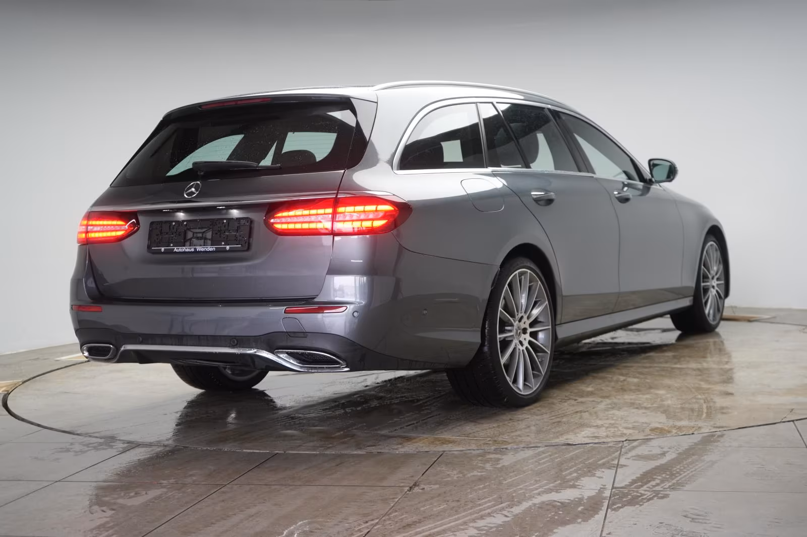 (B-198) Mercedes-Benz E 300 d 4Matic T 9G-Tronic AMG Distronic/Kamera/ - Image 5