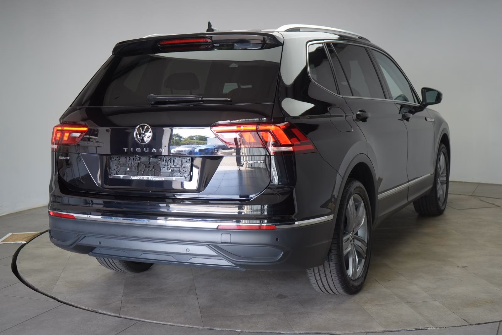 (B-380) Volkswagen Tiguan Allspace 2.0 TDI 4Motion DSG Life ACC/Kam - Image 5