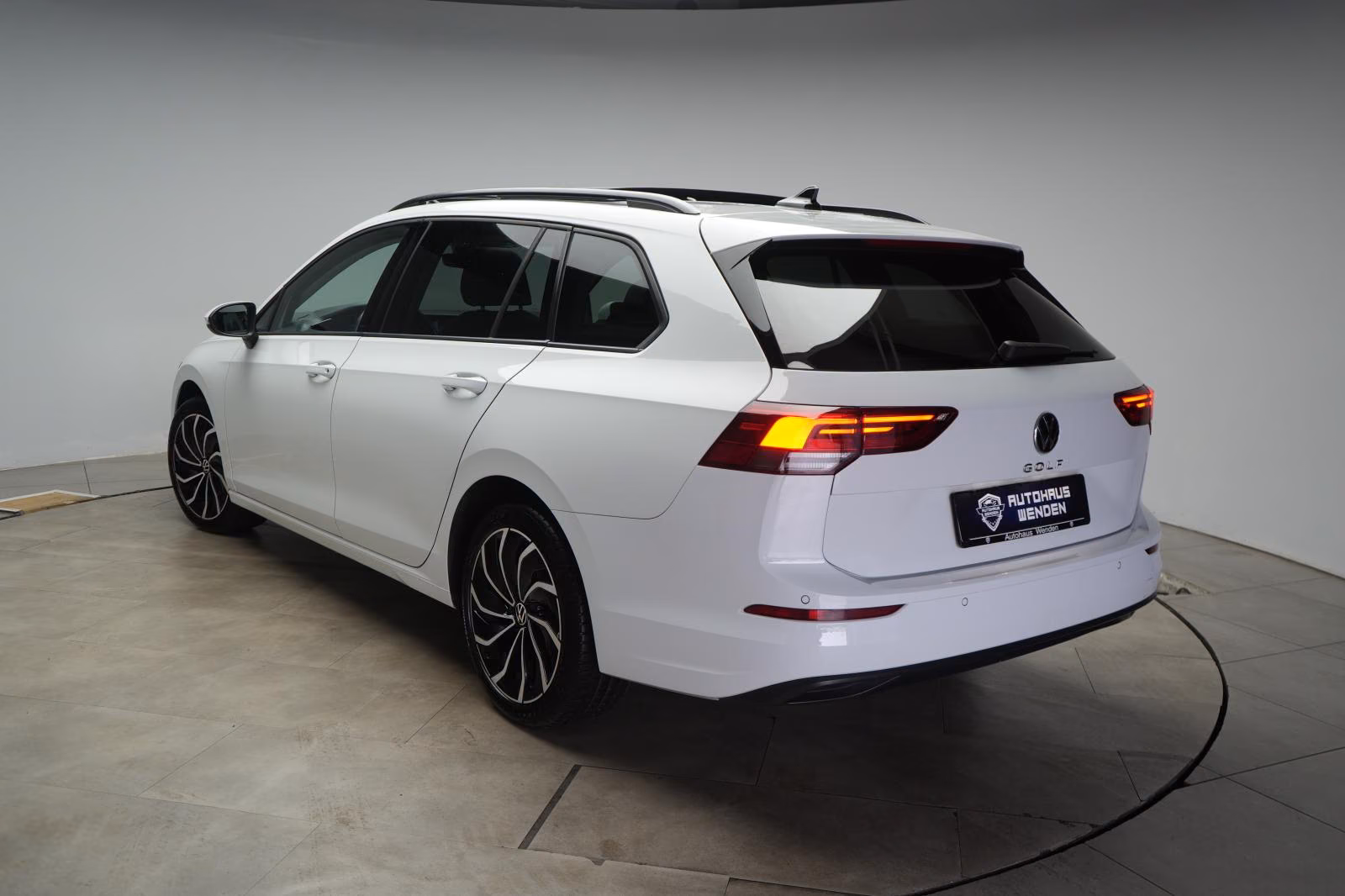 (B-046) Volkswagen Golf 2.0 TDI SCR DSG Life CarPlay/ACC/Virtual/P - Image 3