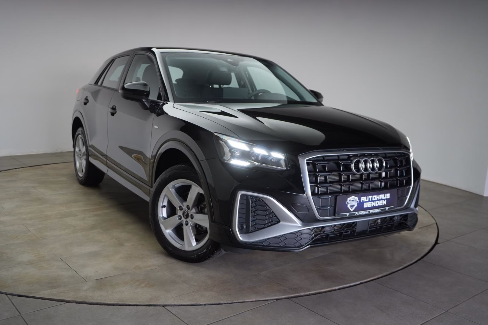 (B-092) Audi Q2 35 TFSI S line S tronic Kamera ACC/Kamera/Mat(Záruka do 3/2028 - Image 1