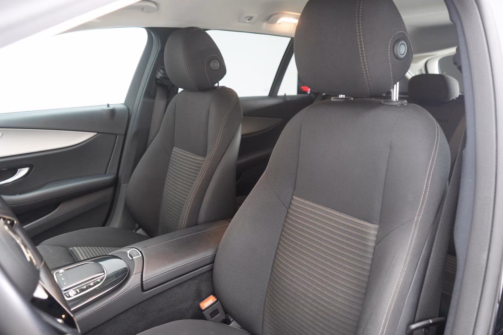 (B-250) Mercedes-Benz E 220 d 4Matic T 9G-Tronic Distronic/Kamera/Burm - Image 8