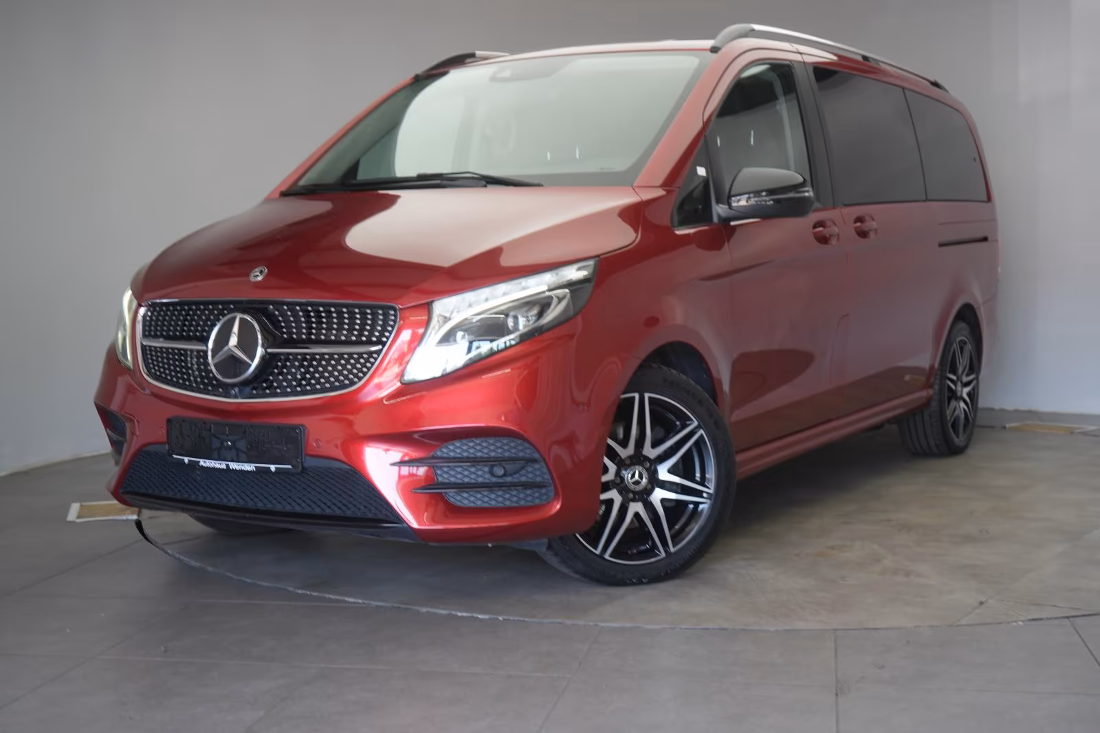 (B-078) Mercedes-Benz V 300 d Lang AMG 9G Leder/Distronic/Kamera/B - Image 3