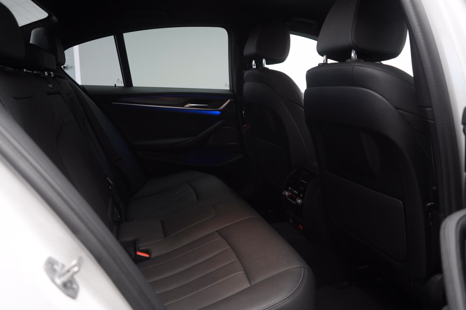 (B-323) BMW 520 d M-Sport Leder/Temp/Kamera/H&K/Carplay - Image 9