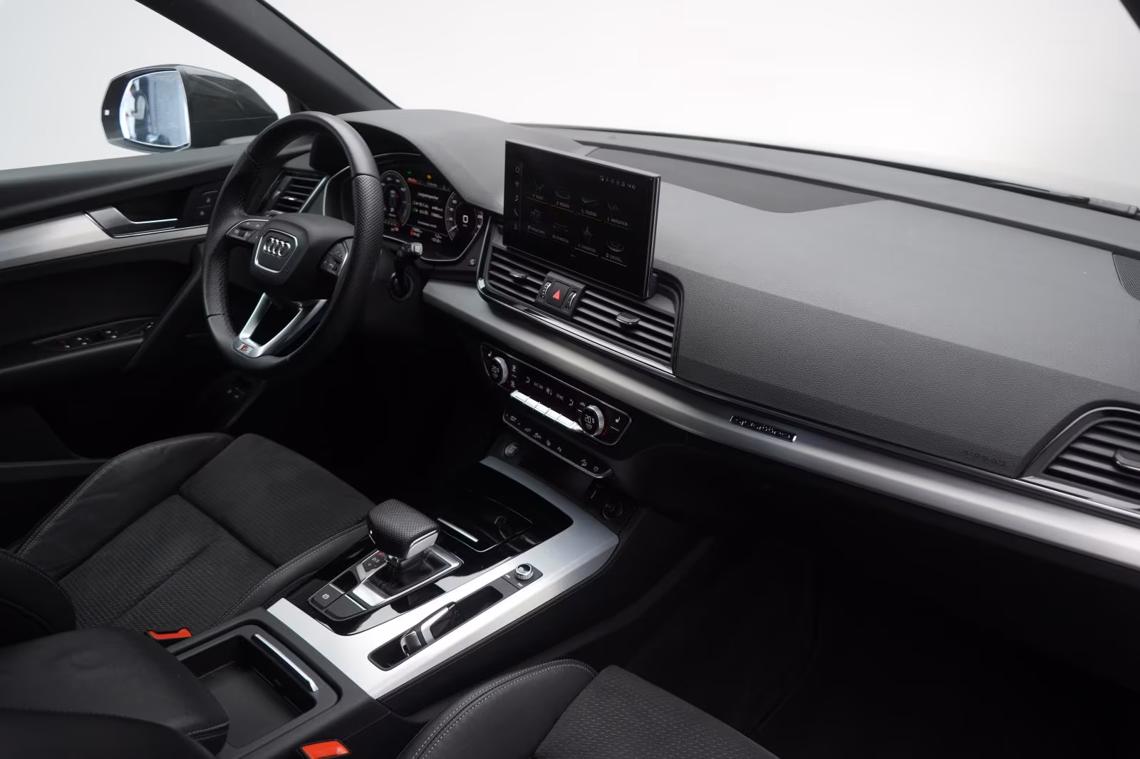 (B-287) Audi Q5 50 TFSIe quattro S tronic S line ACC/K - Image 10