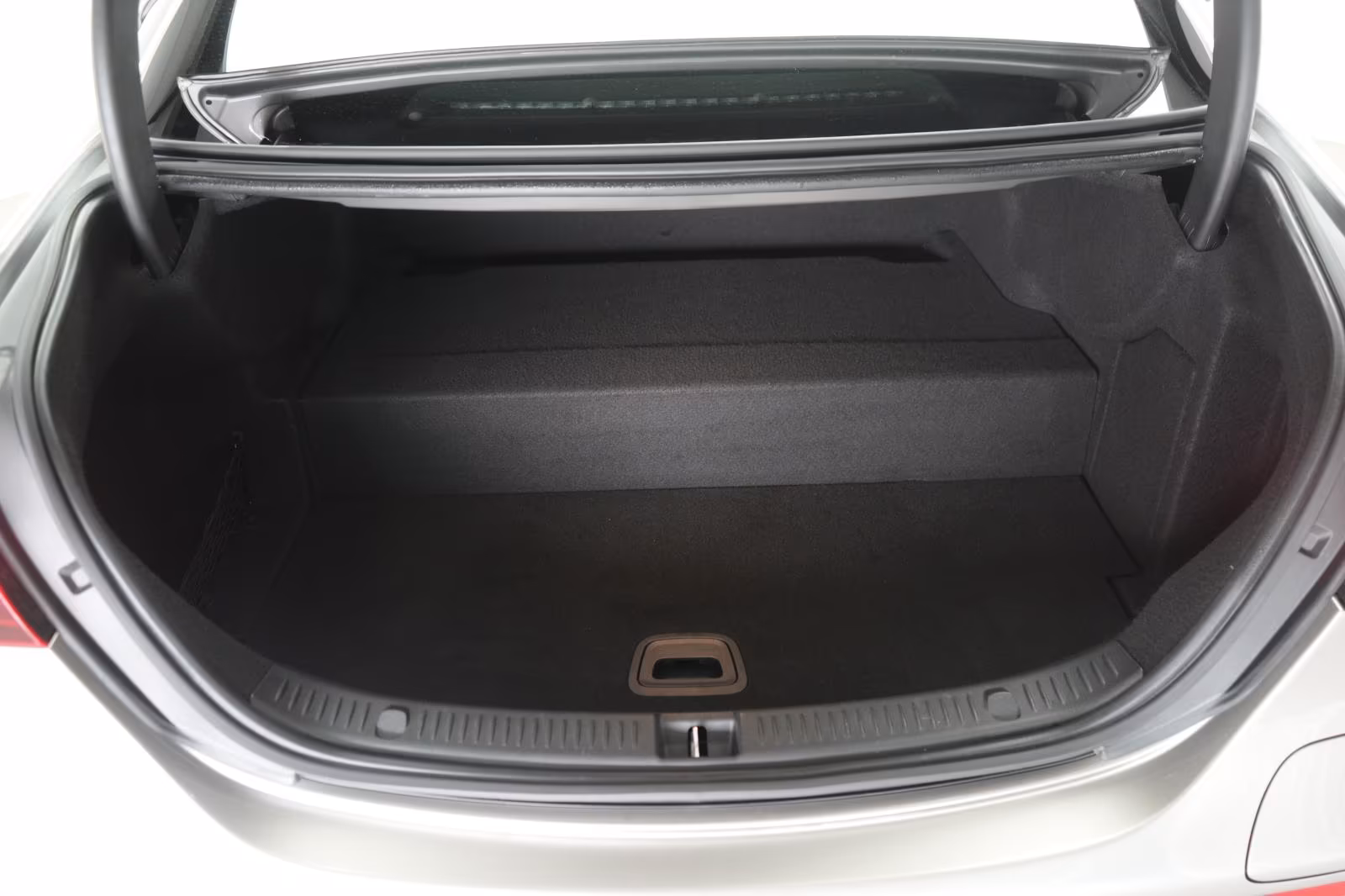 (B-093) Mercedes-Benz(Hybrid) E 300 e 9G-Tronic AMG Line - Image 28