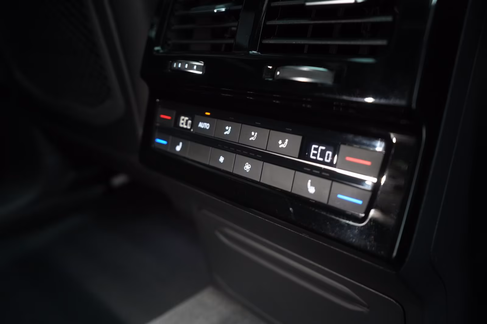 (B-295) Volkswagen Touareg 3.0 TDI 4Motion R-Line Leder/ACC/Pano/St - Image 15