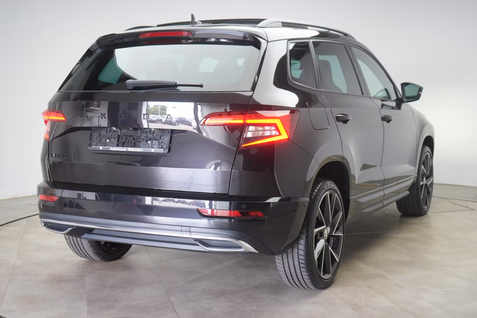 (B-614) Skoda Karoq 2.0 TDI Sportline ACC/Virtual/Pano/Kamera/ - Image 5