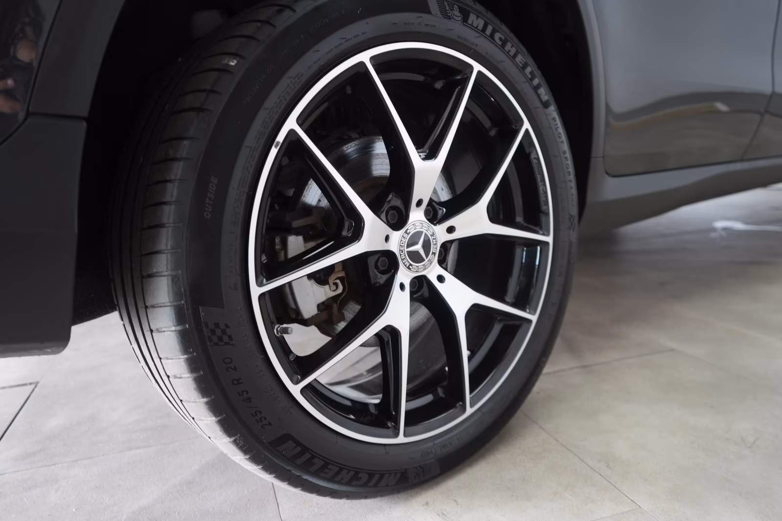 (B-487) Mercedes-Benz GLC 300 e 4Matic 9G-Tronic AMG Kamera/AHK/Virtua - Image 35