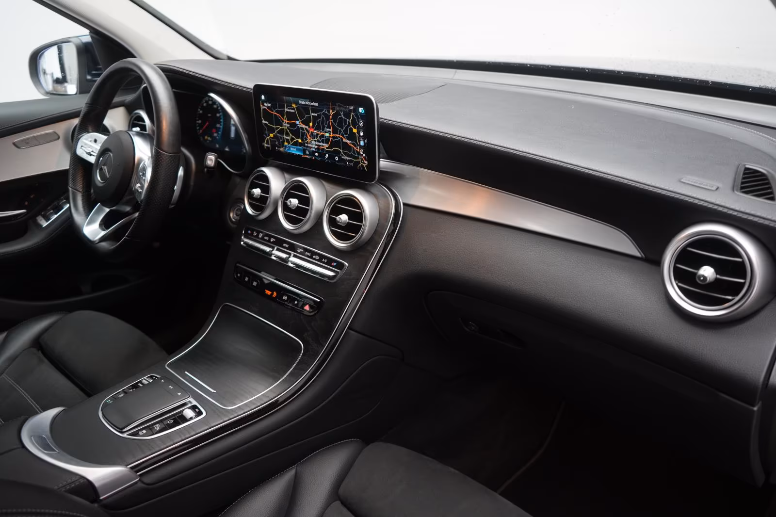 (B-272) Mercedes-Benz GLC 300 d 4Matic 9G-Tronic AMG Temp/Kamera/ - Image 10