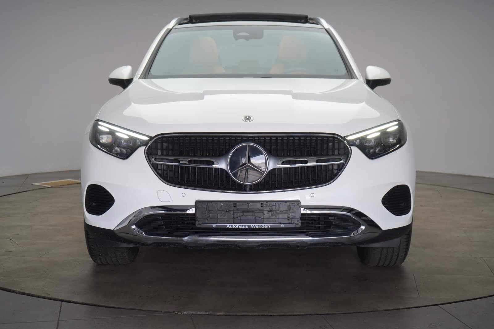 (B-405) Mercedes-Benz GLC 220 d 4Matic 9G-Tronic Avantgarde Advance - Image 2