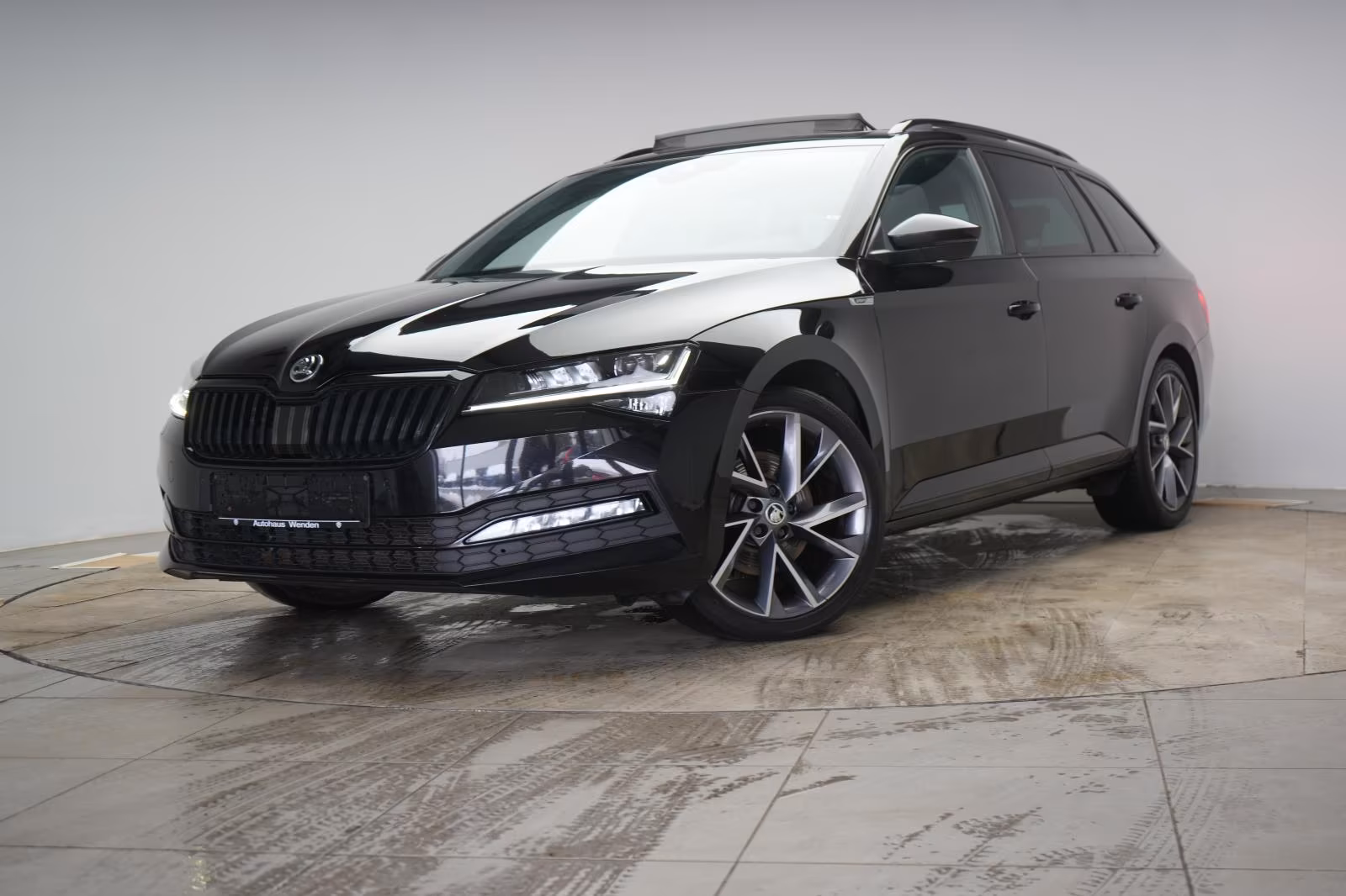 (B-669) Skoda Superb Combi 2.0 TDI DSG Sportline ACC/Virtual/P - Image 3