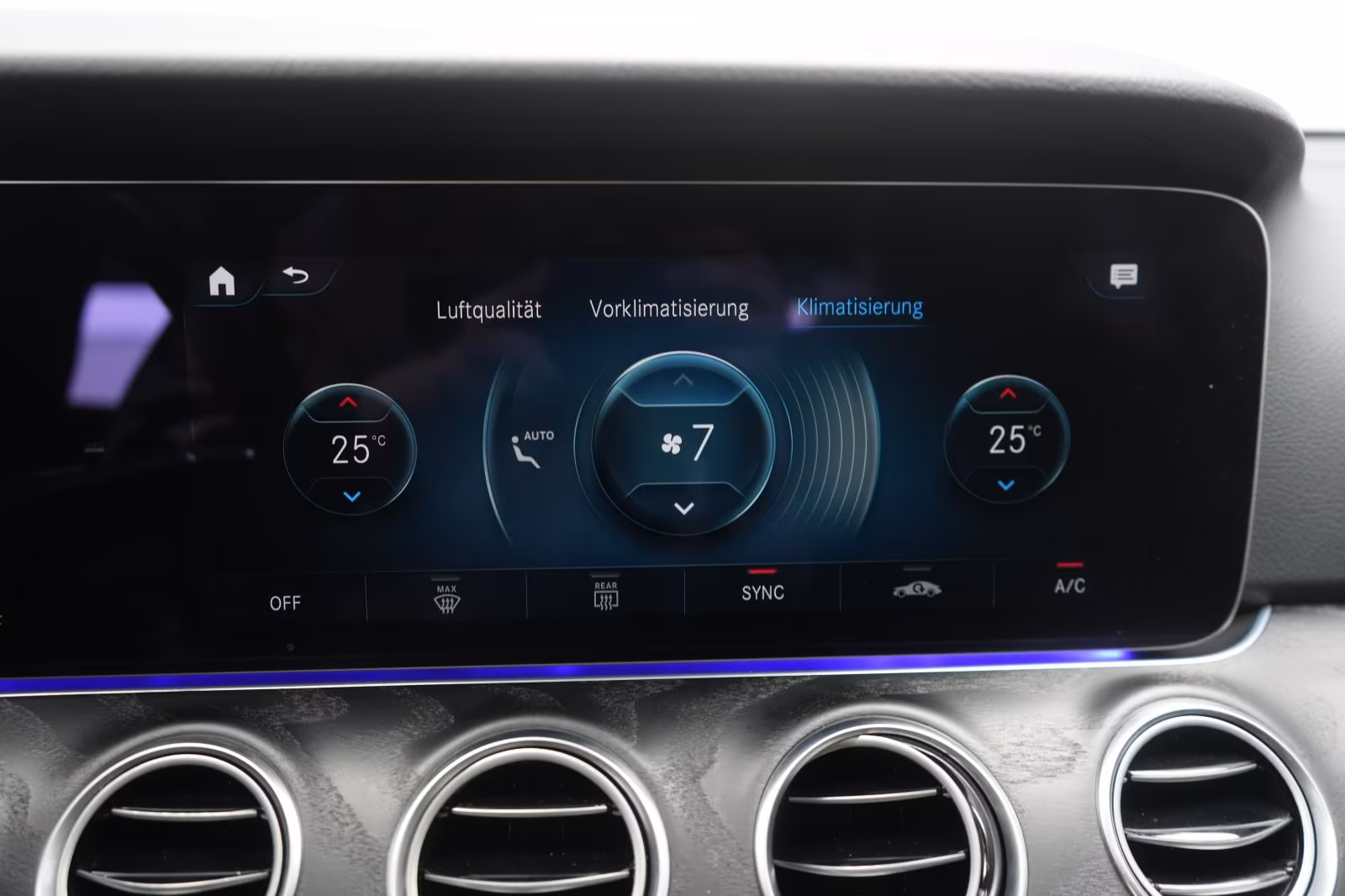 (B-647) Mercedes-Benz(Hybrid) E 300 de 9G-Tronic Avantgarde Distronic/Kamera/ - Image 15