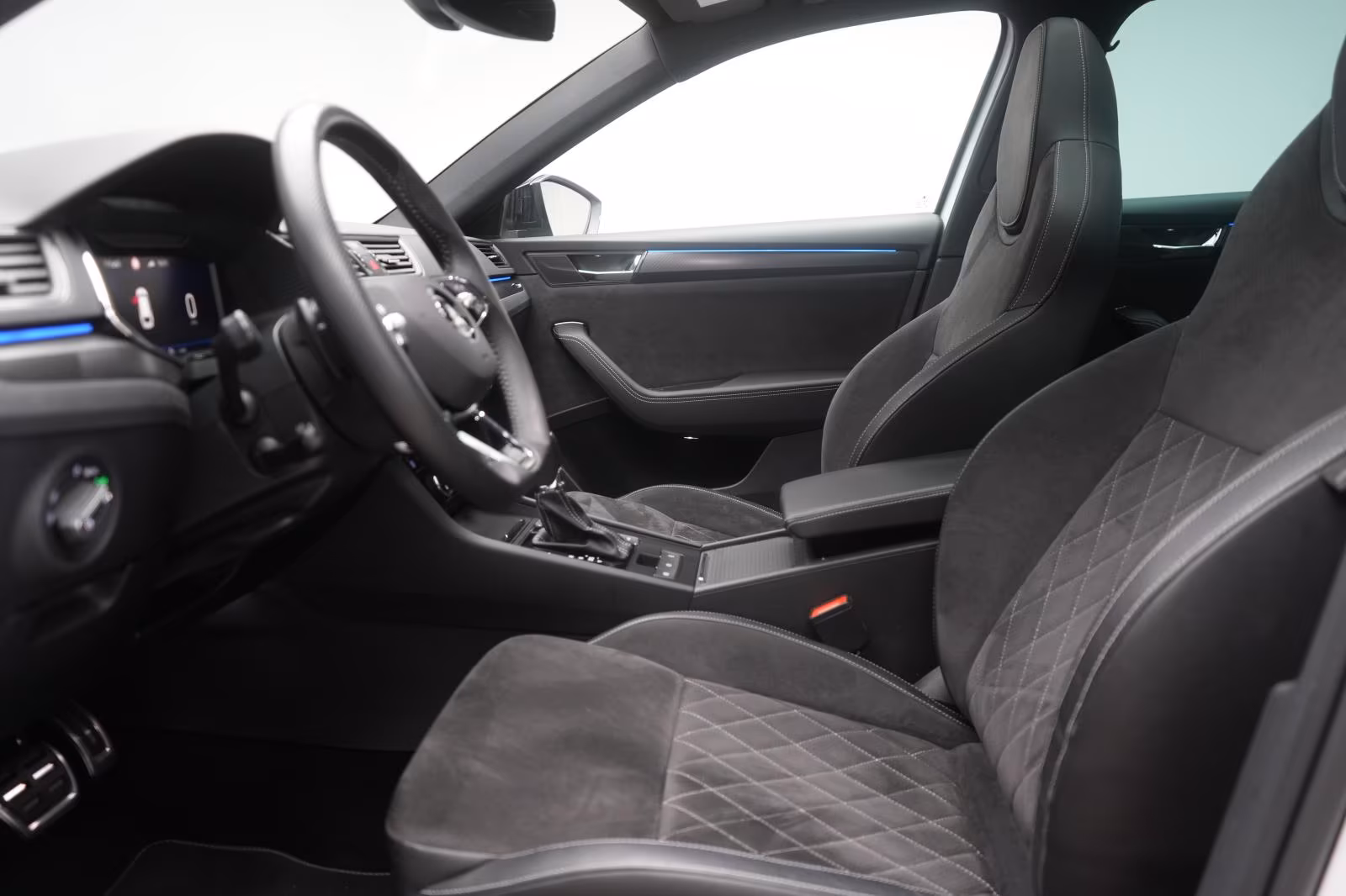 (B-357) Skoda Superb 2.0 TDI Sportline ACC/Kamera/Virtual/Pano - Image 6