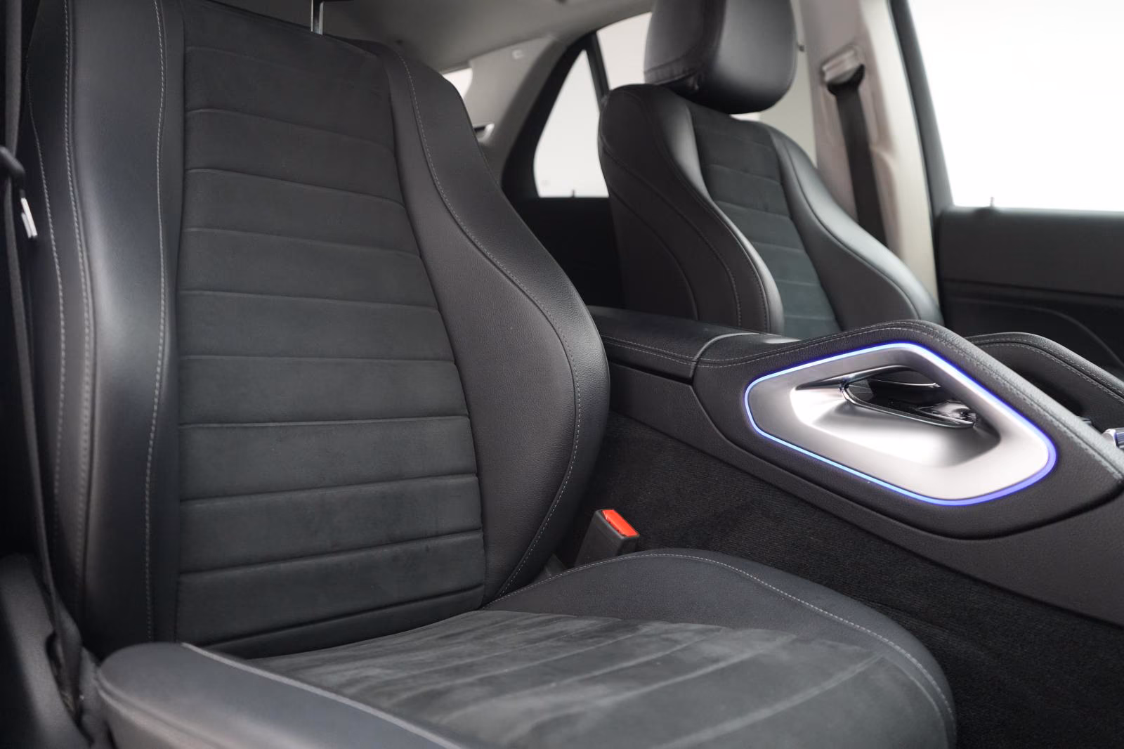 (B-410) Mercedes-Benz GLE 350 d 4Matic 9G-T AMG Line - Image 10