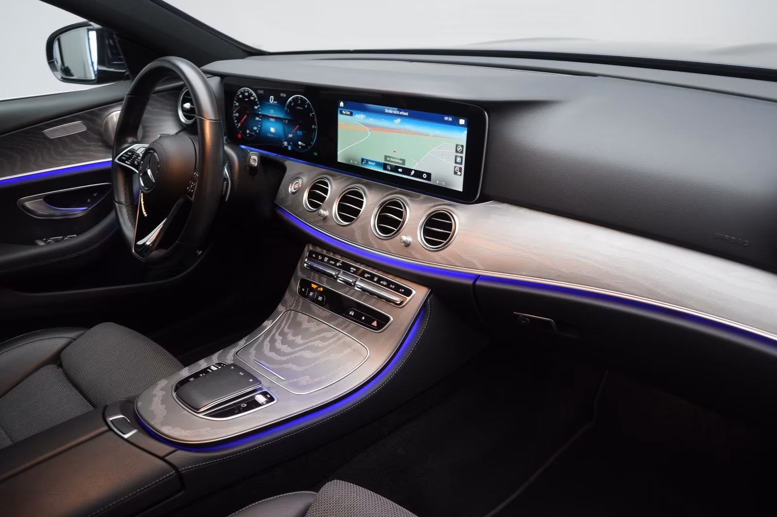 (B-567) Mercedes-Benz(Hybrid) E 300 de 9G-Tronic Avantgarde - Image 10