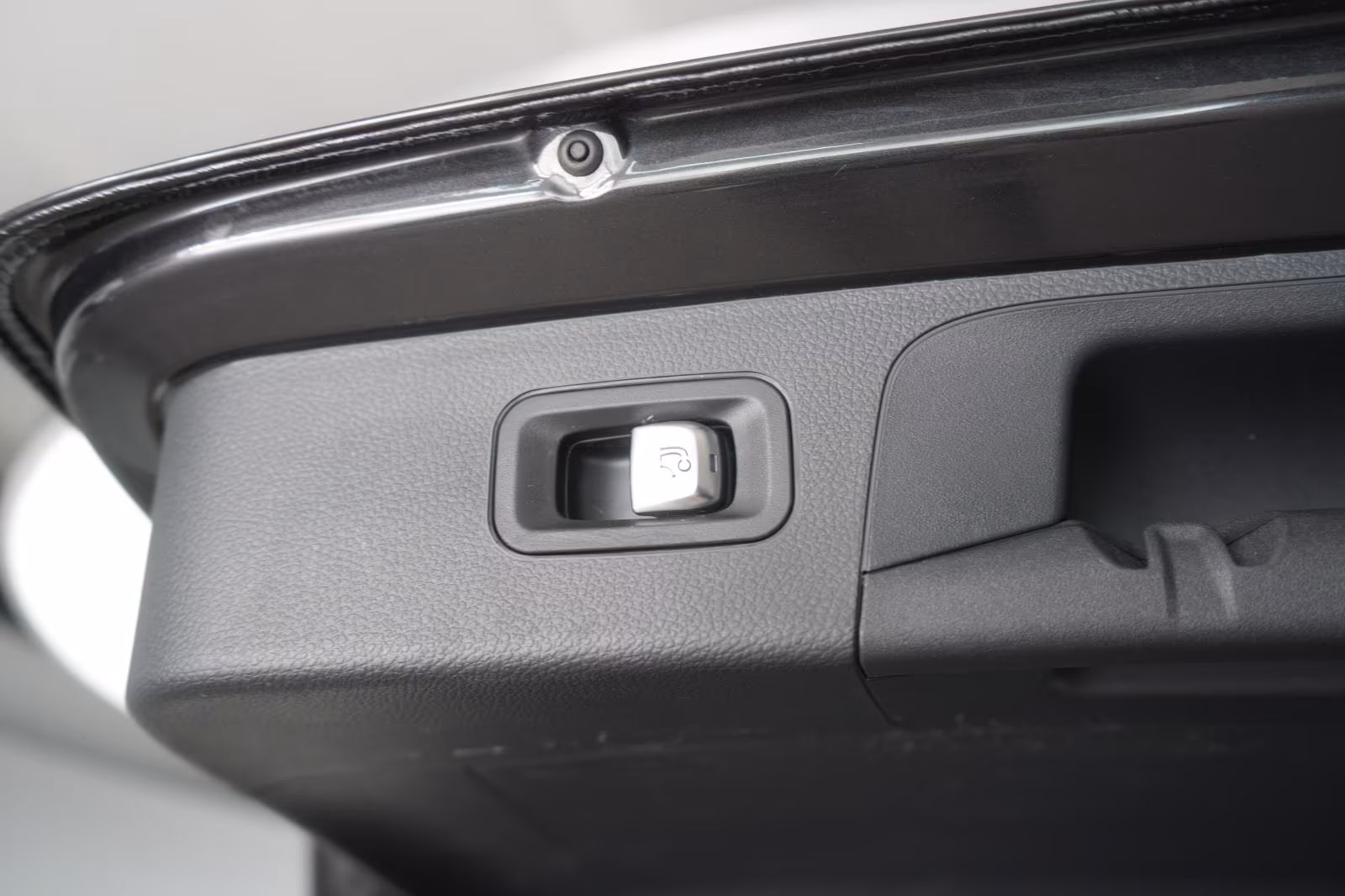 (B-304) Mercedes-Benz(Hybrid) GLC 300 de 4Matic 9G-Tronic AMG Temp/Kamer - Image 29