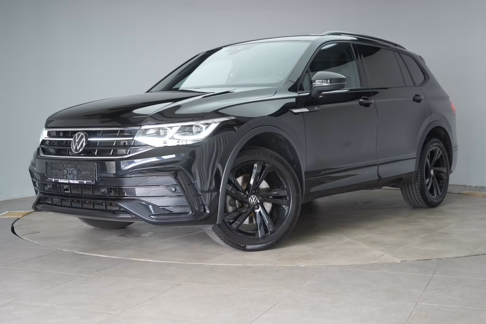 (B-373) Volkswagen Tiguan Allspace 2.0 TDI SCR 4Motion DSG R-Line - Image 3