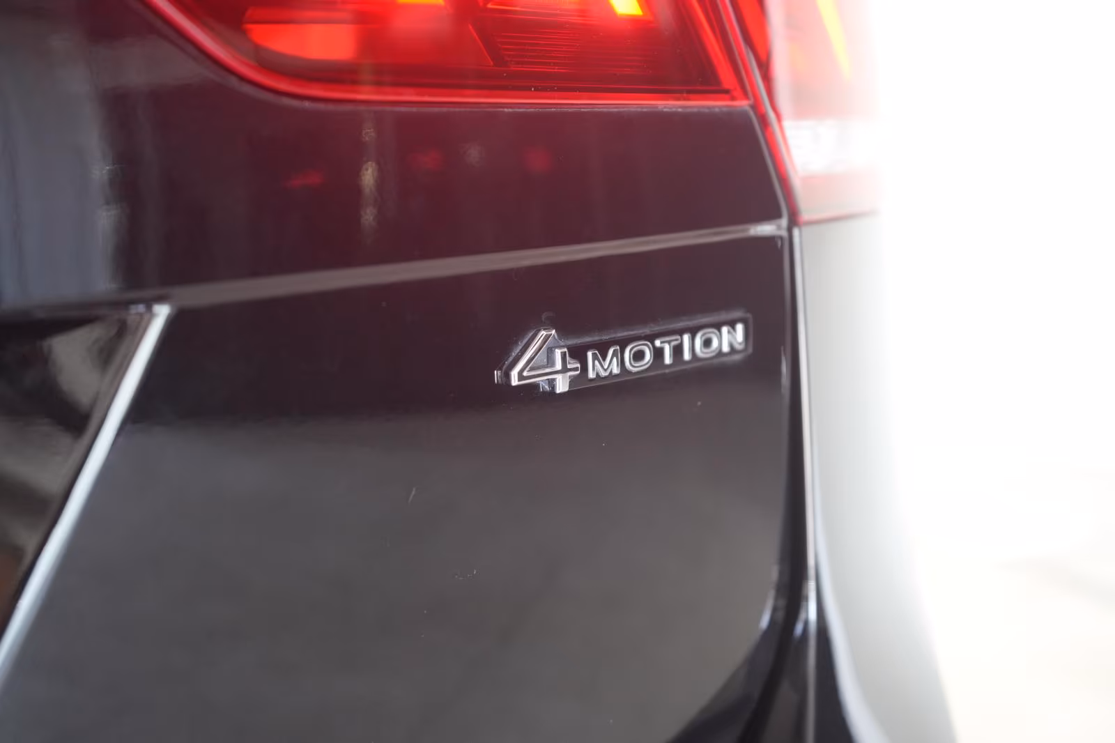 (B-752) Volkswagen Tiguan Allspace 2.0 TDI 4Motion DSG R-Line HUD/P - Image 26