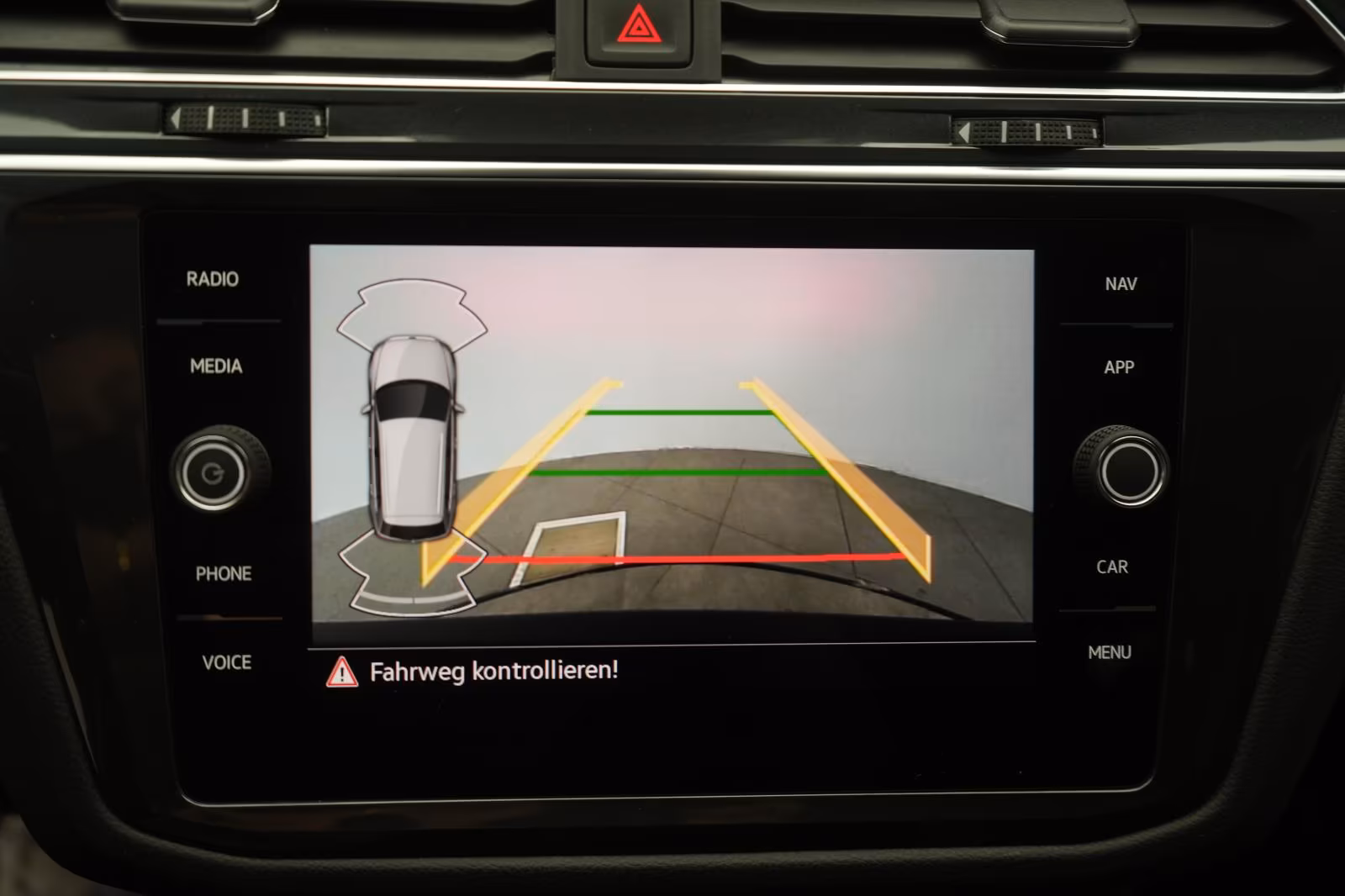 (B-332) Volkswagen Tiguan 2.0 TSI 4Motion DSG R-Line ACC/Kamera/Vir - Image 13