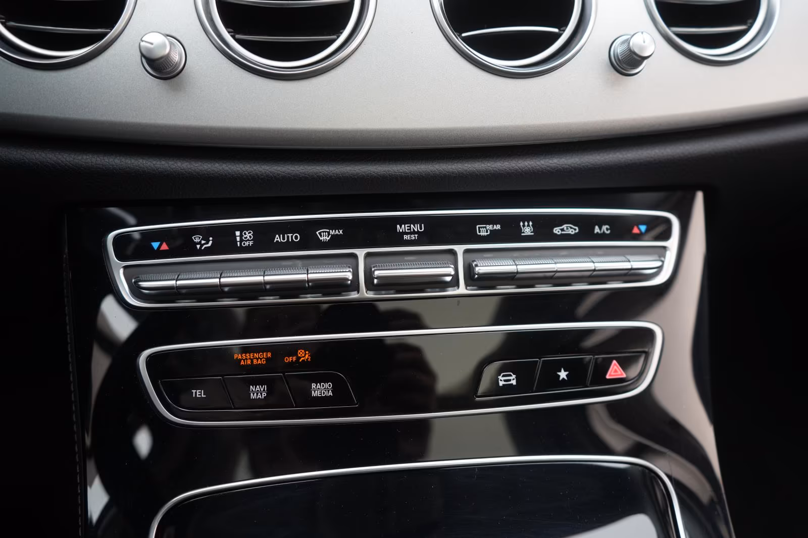 (B-201) Mercedes-Benz(Hybrid) E 300 de 4Matic T 9G-Tronic Temp/Kamera/Pano - Image 15