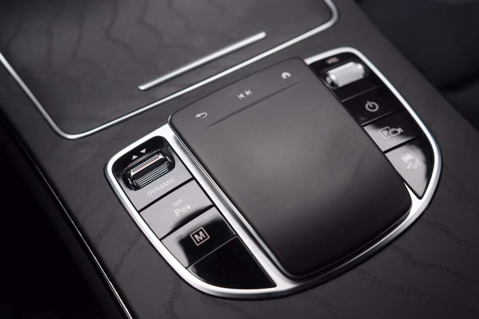 (B-487) Mercedes-Benz GLC 300 e 4Matic 9G-Tronic AMG Kamera/AHK/Virtua - Image 26