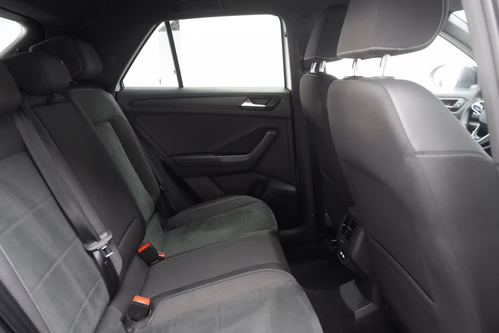 (B-559) Volkswagen T-Roc 1.0 TSI R-Line Appconnect/ACC/Kamera/Virtu - Image 11