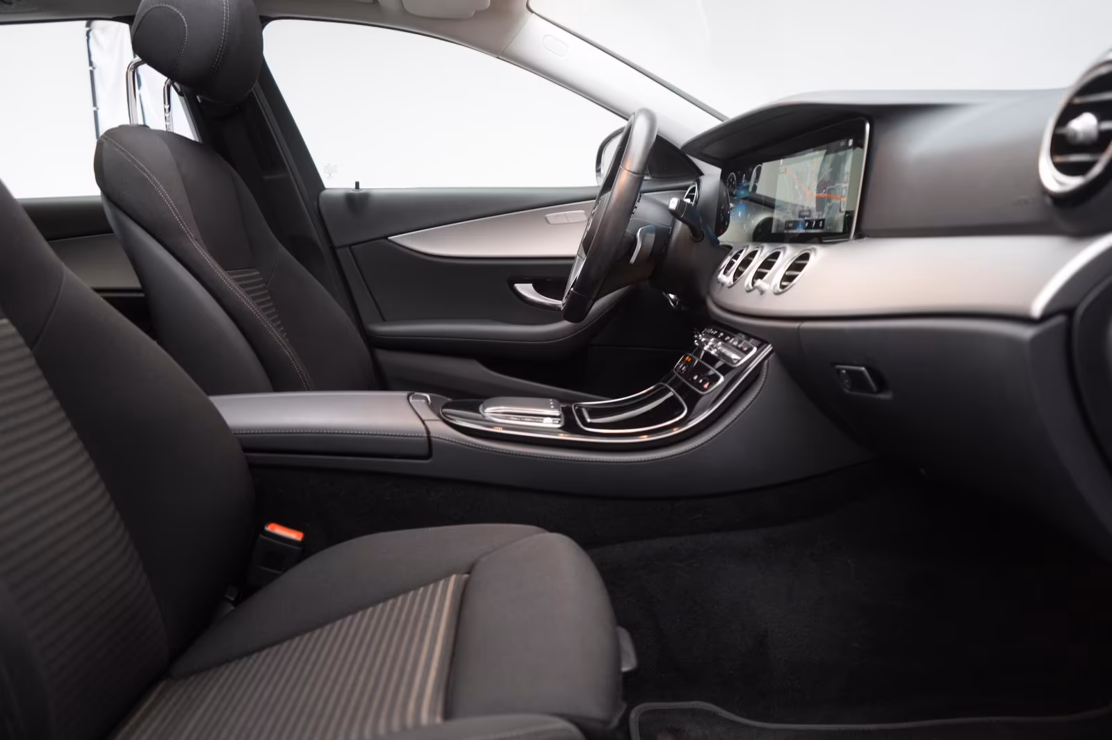 (B-378) Mercedes-Benz(Hybrid) E 300 e T 9G-Tronic Navi/Temp/Kamera/Pano/ - Image 9
