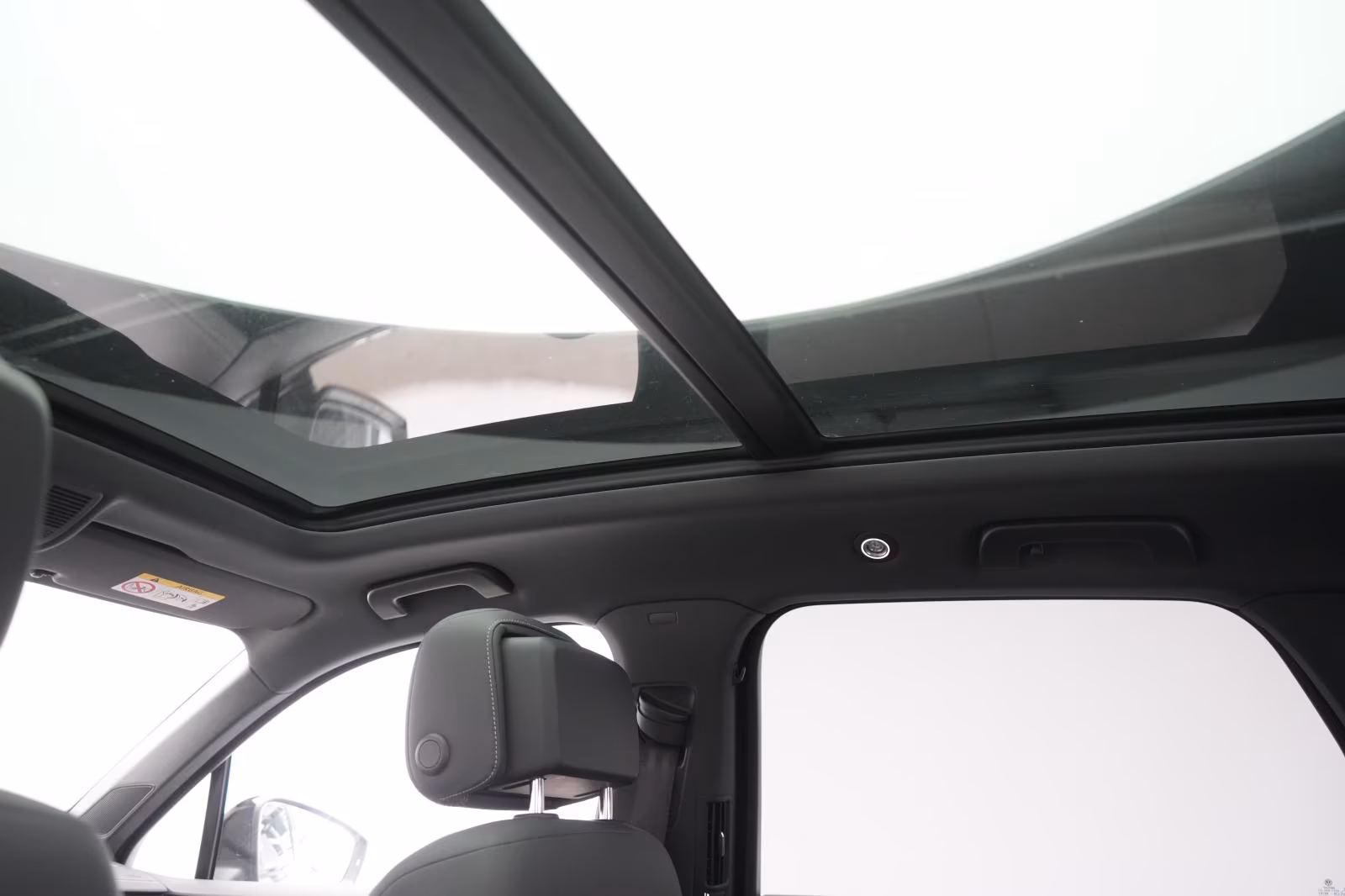 (B-334) Volkswagen(Hybrid) Touareg 3.0 V6 e-Hybrid 4Motion R line Leder/ACC - Image 12