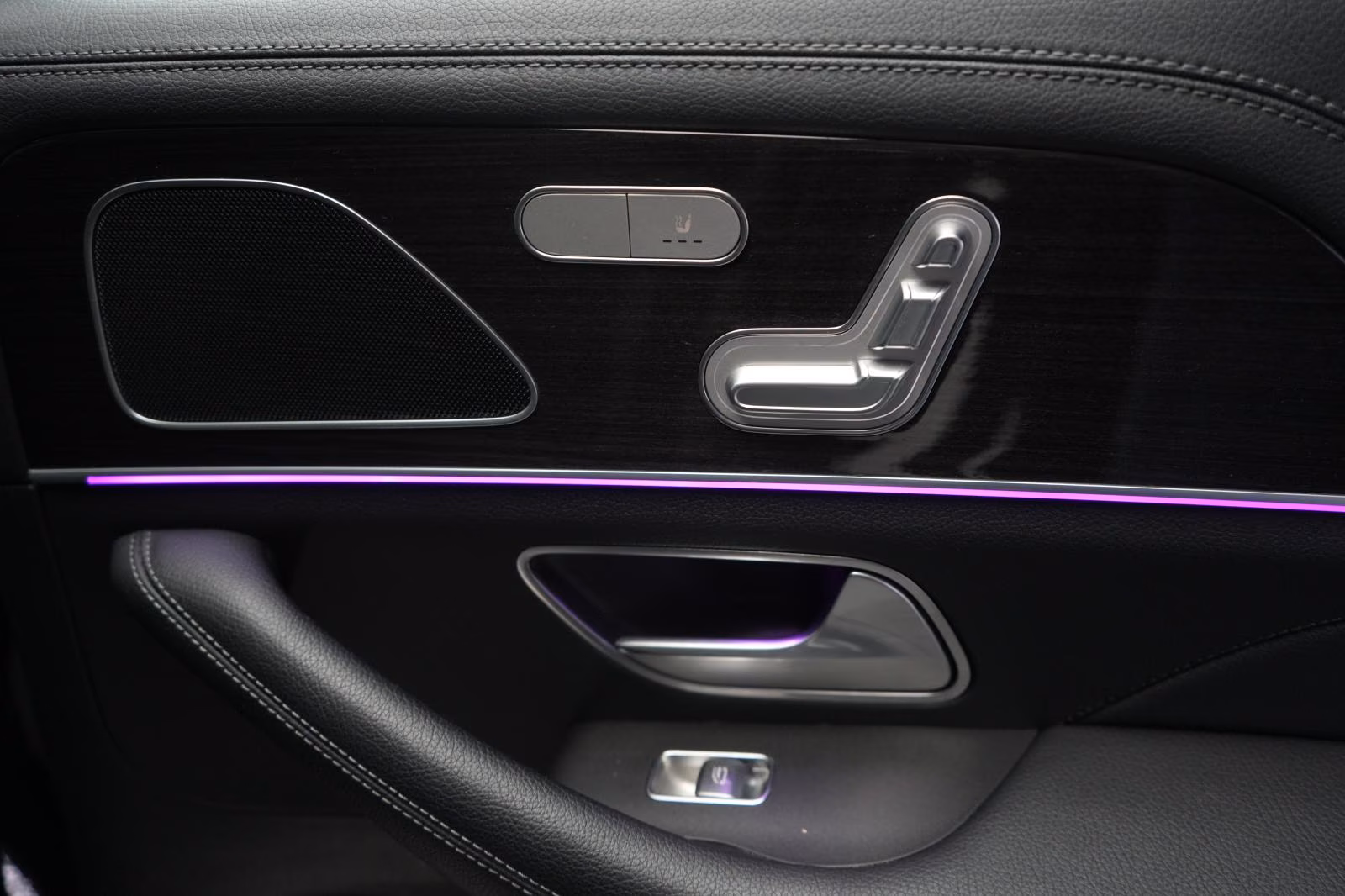 (B-151) Mercedes-Benz(Hybrid) GLE 350 e 4Matic 9G-T AMG Leder/Distronic/HUD/ - Image 16
