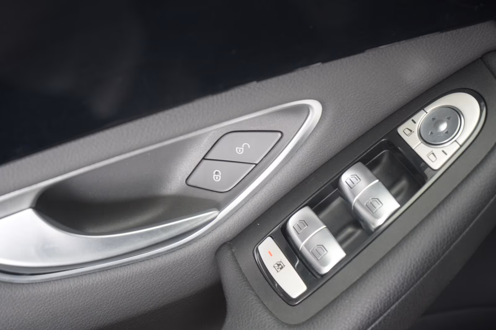 (B-713) Mercedes-Benz(Hybrid) GLC 300 de 4Matic Leder/Temp/Kamera/AHK - Image 14