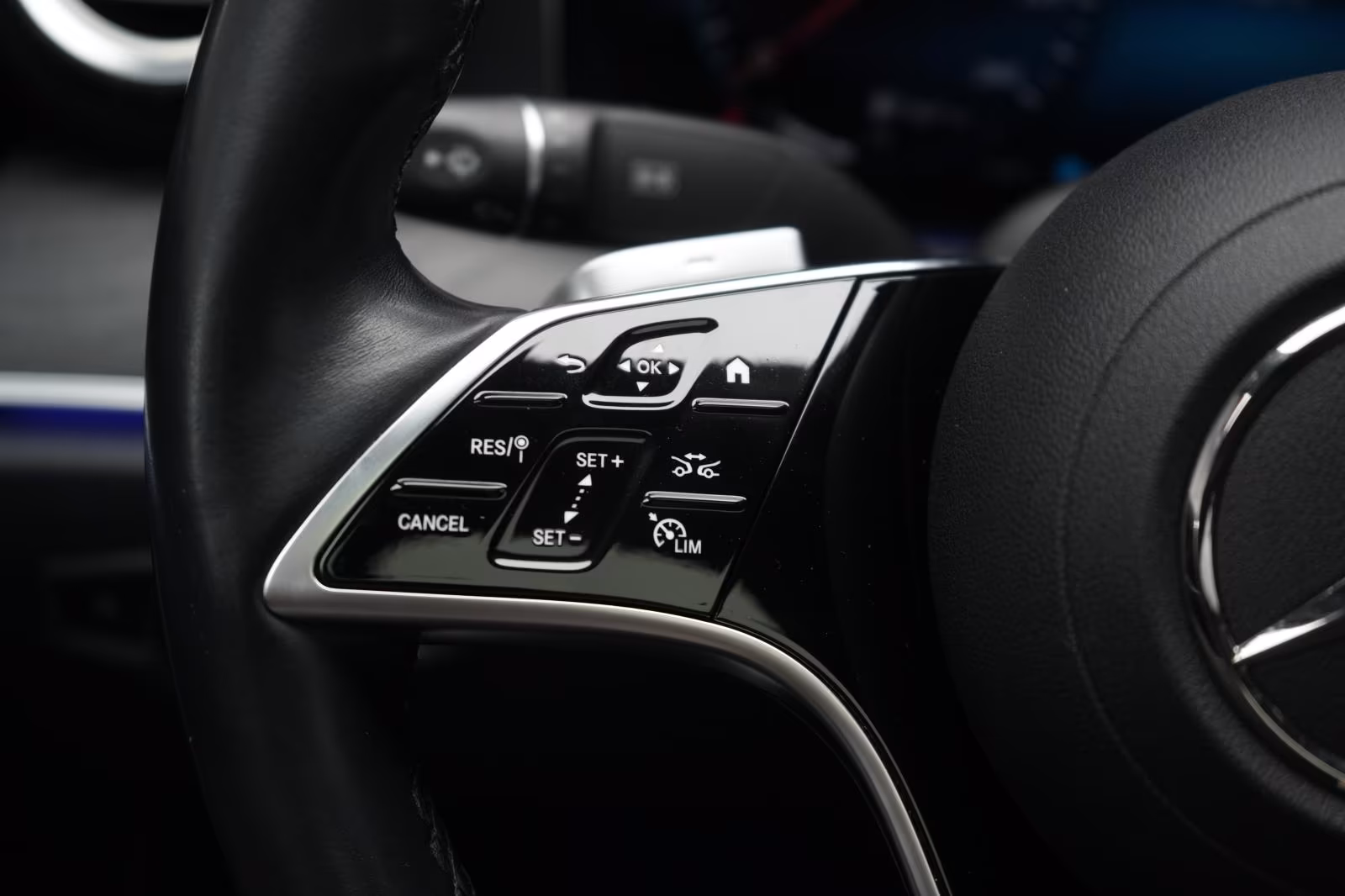 (B-647) Mercedes-Benz(Hybrid) E 300 de 9G-Tronic Avantgarde Distronic/Kamera/ - Image 17