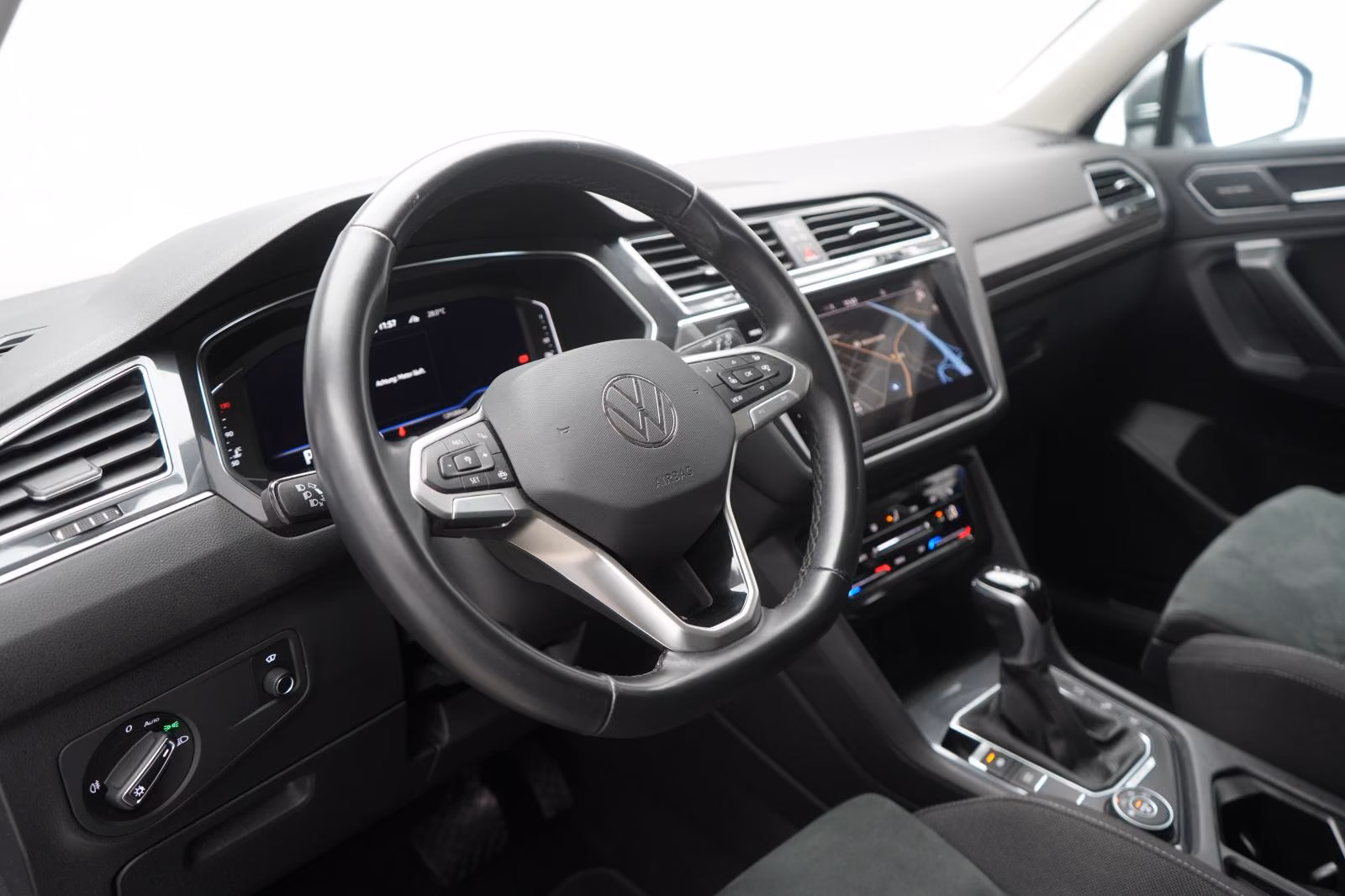(B-380) Volkswagen Tiguan Allspace 2.0 TDI 4Motion DSG Life ACC/Kam - Image 8