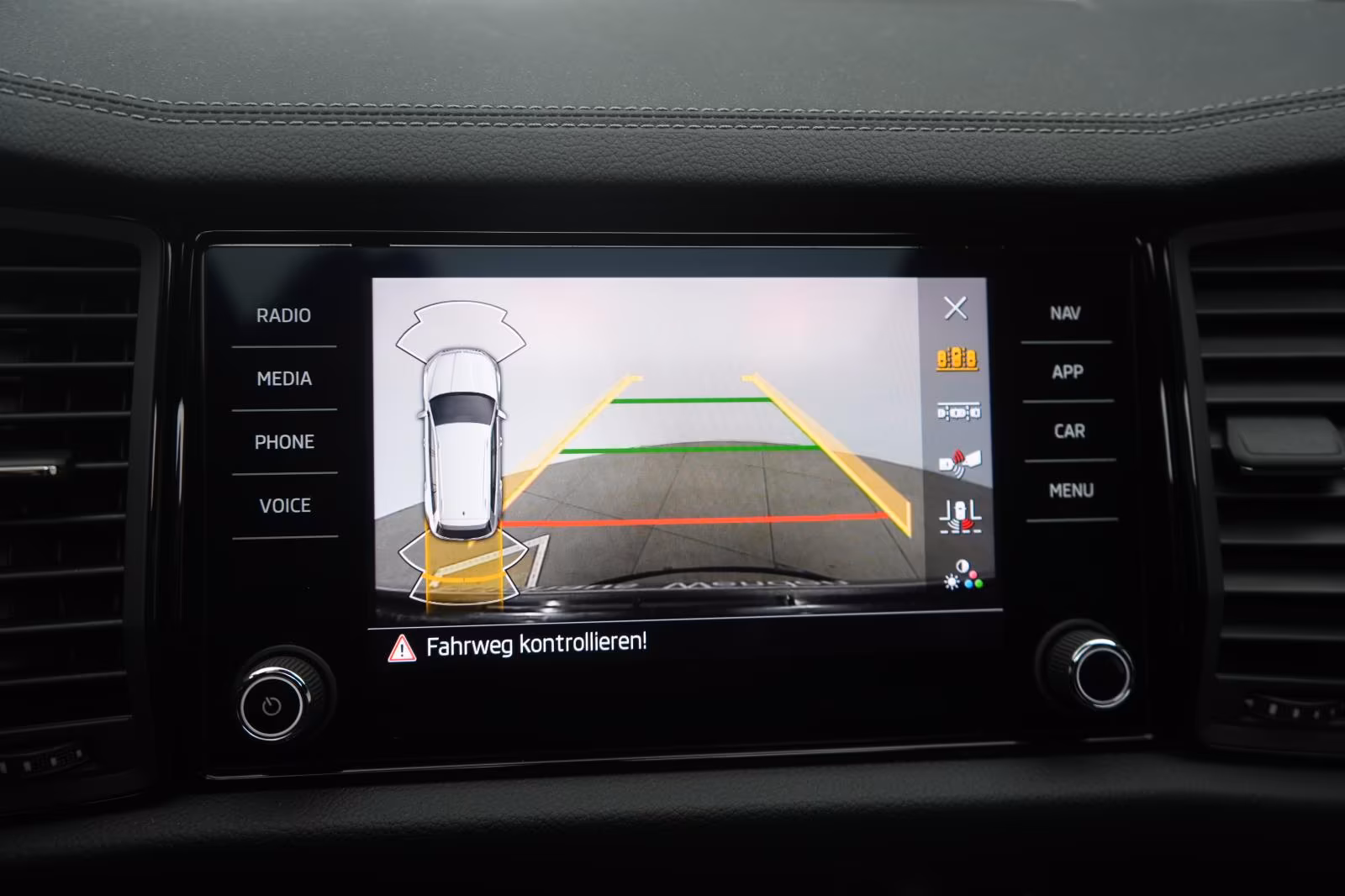 (B-611) Skoda Kodiaq 2.0 TDI Sportline ACC/Kamera/Canton/Pano/ - Image 17