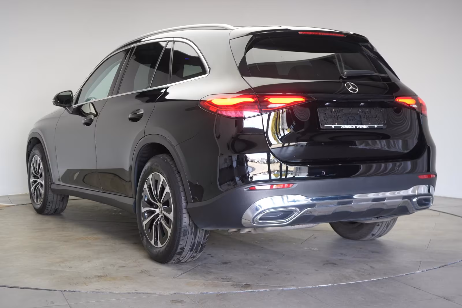 (B-068) Mercedes-Benz GLC 220 d 4Matic 9G-Trnic Avantgarde Advanced - Image 4