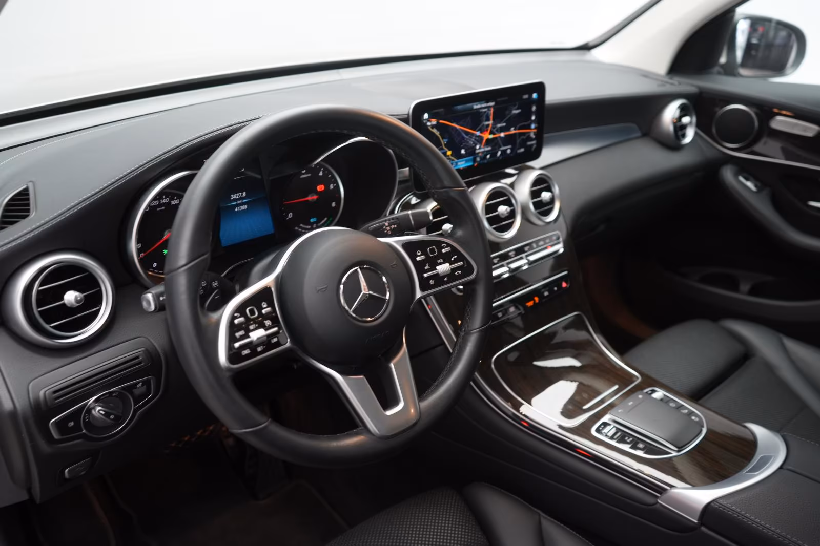 (B-702) Mercedes-Benz GLC 300 de 4Matic 9G-Tronic Temp/360Kamera/Carpl - Image 7