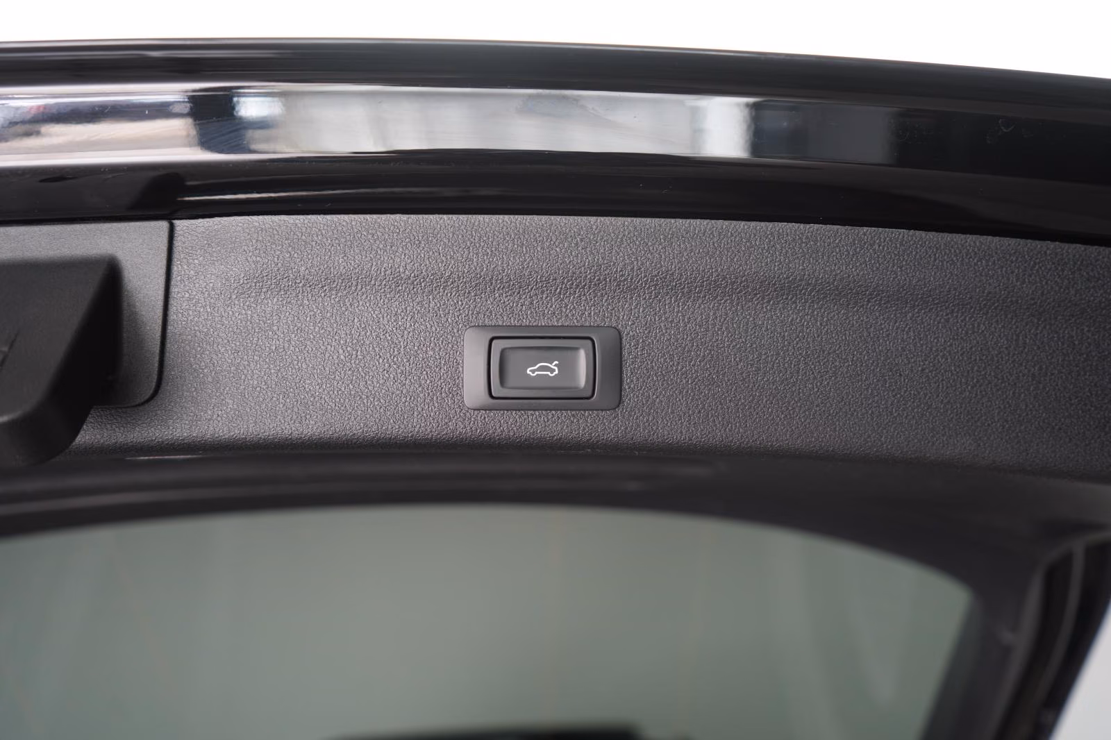 (B-621) Audi A6 40 TDI S-Line ACC/Pano/Lane/AHK - Image 29