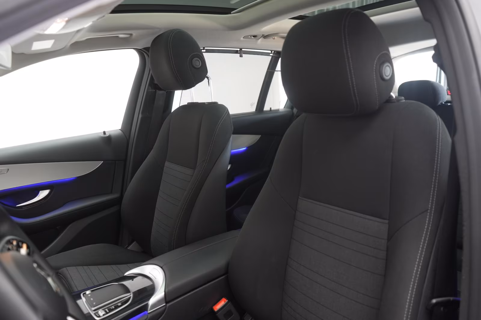 (B-482) Mercedes-Benz(Hybrid) GLC 300 de 4Matic 9G-Tronic Temp/Kamera/HUD - Image 7