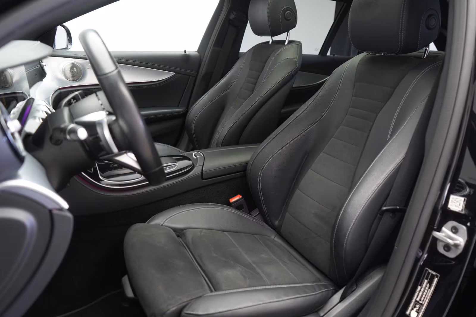 (B-468) Mercedes-Benz(Hybrid) E 300 de T 9G-Tronic AMG Distronic/Kamera/Pan - Image 6