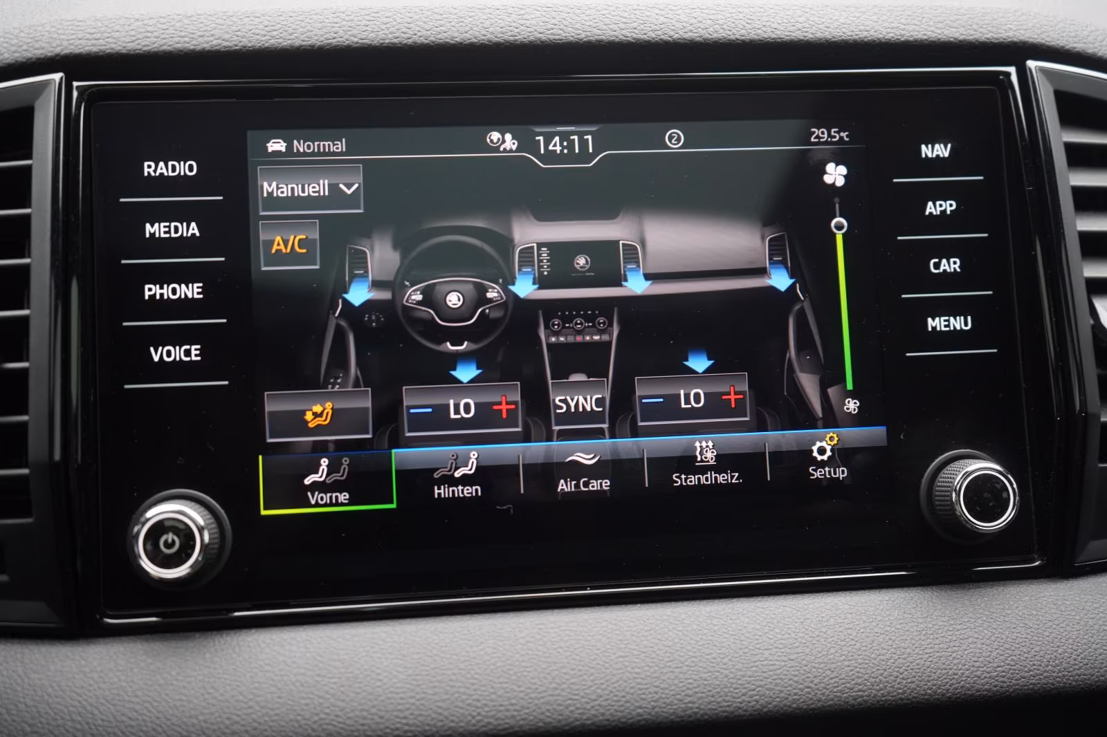 (B-614) Skoda Karoq 2.0 TDI Sportline ACC/Virtual/Pano/Kamera/ - Image 21