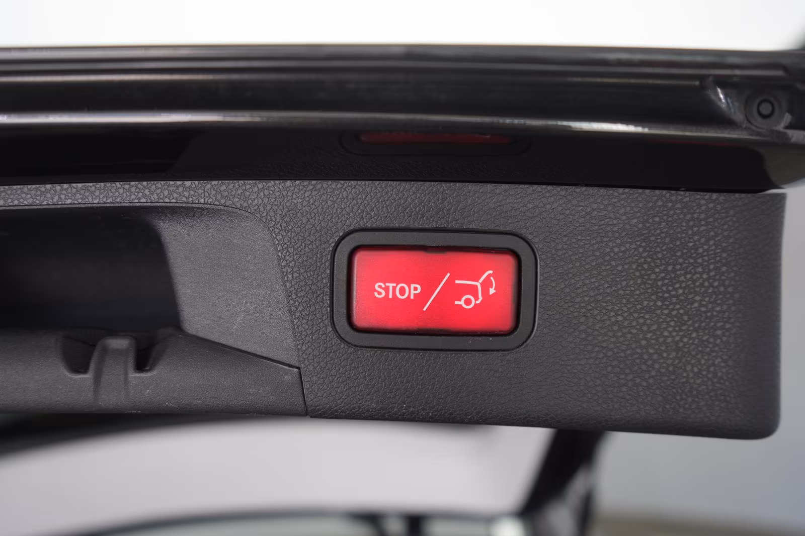 (B-360) Mercedes-Benz(Hybrid) E 300 e T 9G-Tronic Avantgarde Temp/Kamera/Pa - Image 22