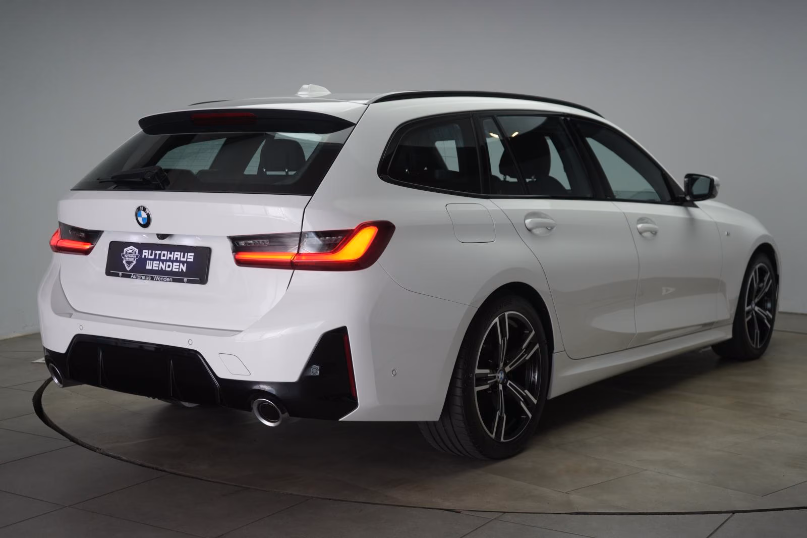 (B-409) BMW 320 i Touring M Sport ACC/Kamera/AHK/Lane/CarPla - Image 5