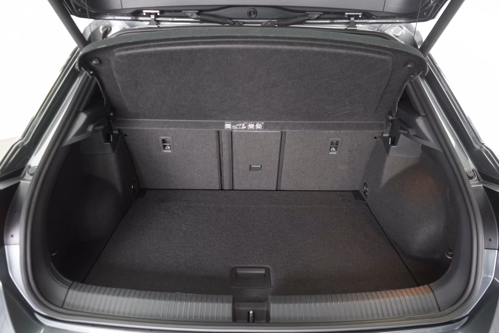 (B-629) Volkswagen T-Roc 1.5 TSI DSG R line Appconnect/Lane/Pano/Si - Image 22