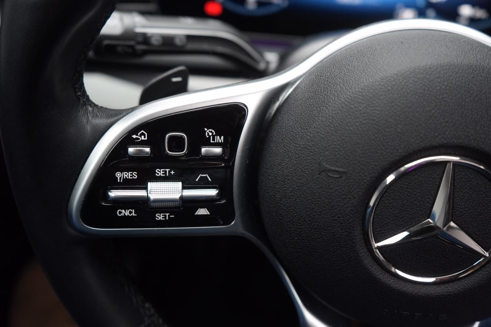 (B-151) Mercedes-Benz(Hybrid) GLE 350 e 4Matic 9G-T AMG Leder/Distronic/HUD/ - Image 26