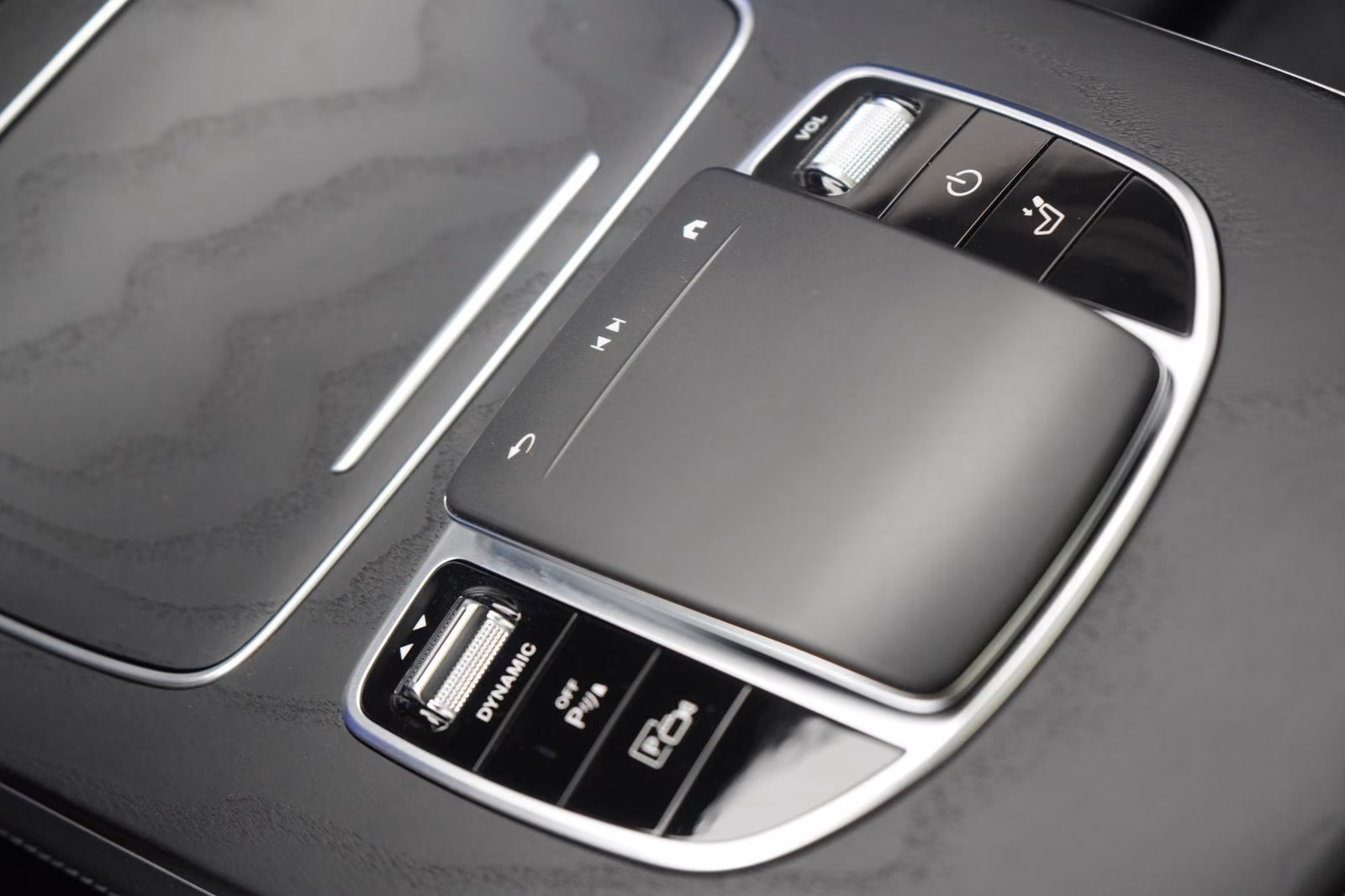 (B-150) Mercedes-Benz(Hybrid) E 300 e T AMG Distronic/Kamera/Pano/Carplay/Lane - Image 19