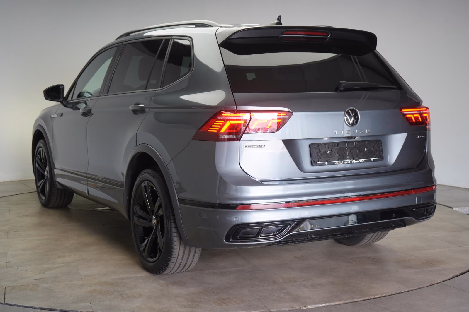 (B-516) Volkswagen(7chỗ) Tiguan Allspace 2.0 TSI 4Motion DSG R-Line Leder - Image 4